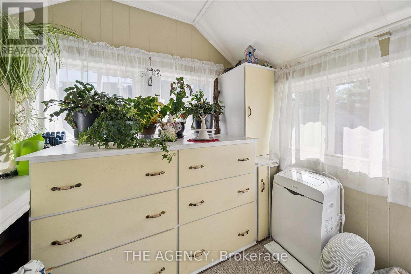 31 Brunel Road, Huntsville (Brunel), Ontario  P1H 1P4 - Photo 27 - X12377141