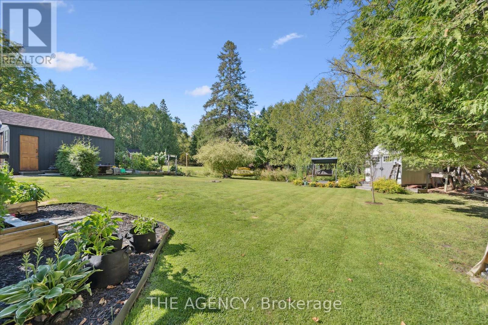 31 Brunel Road, Huntsville (Brunel), Ontario  P1H 1P4 - Photo 37 - X12377141