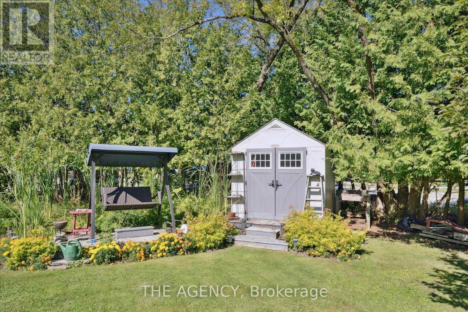 31 Brunel Road, Huntsville (Brunel), Ontario  P1H 1P4 - Photo 38 - X12377141
