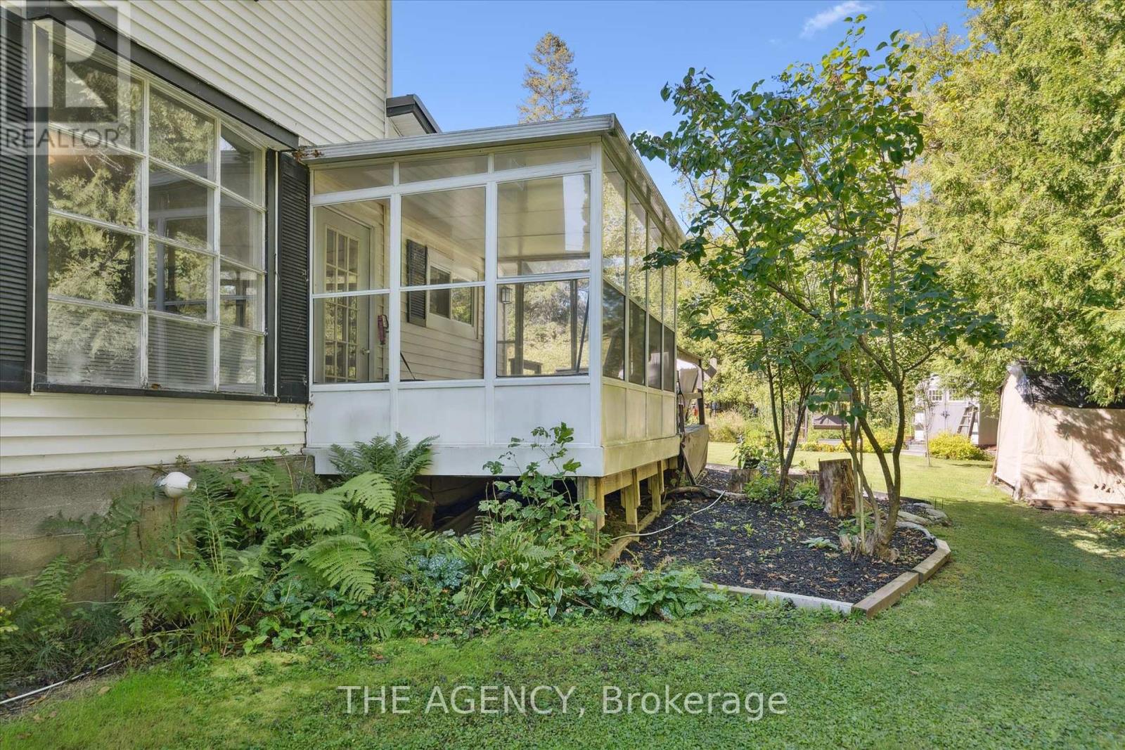 31 Brunel Road, Huntsville (Brunel), Ontario  P1H 1P4 - Photo 40 - X12377141