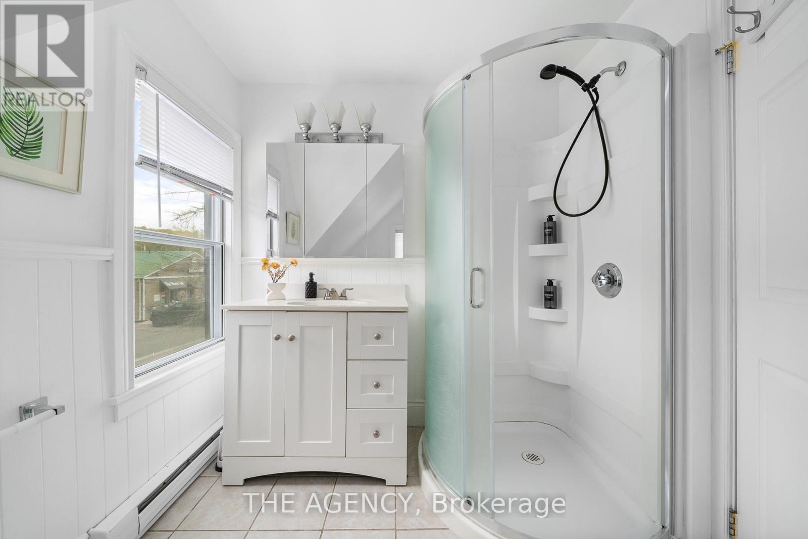16 Elks Street, Prince Edward County, Ontario  K0K 2T0 - Photo 13 - X12372753
