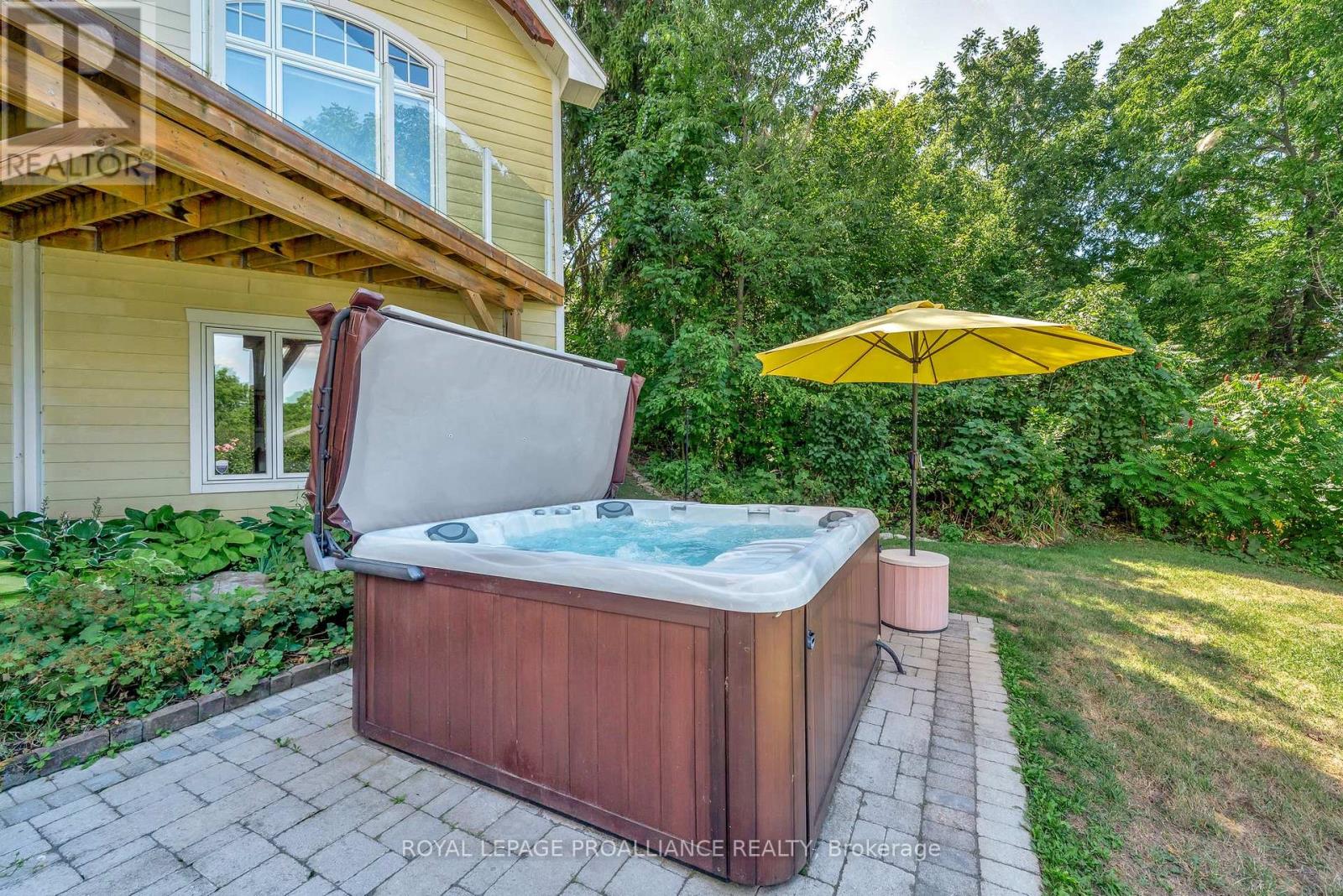 12698 Loyalist Parkway, Prince Edward County, Ontario  K0K 2T0 - Photo 37 - X12371479