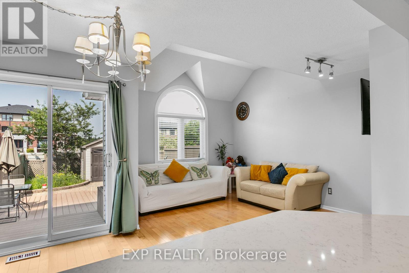 196 Daventry Crescent, Ottawa, Ontario  K2J 4N1 - Photo 6 - X12368466