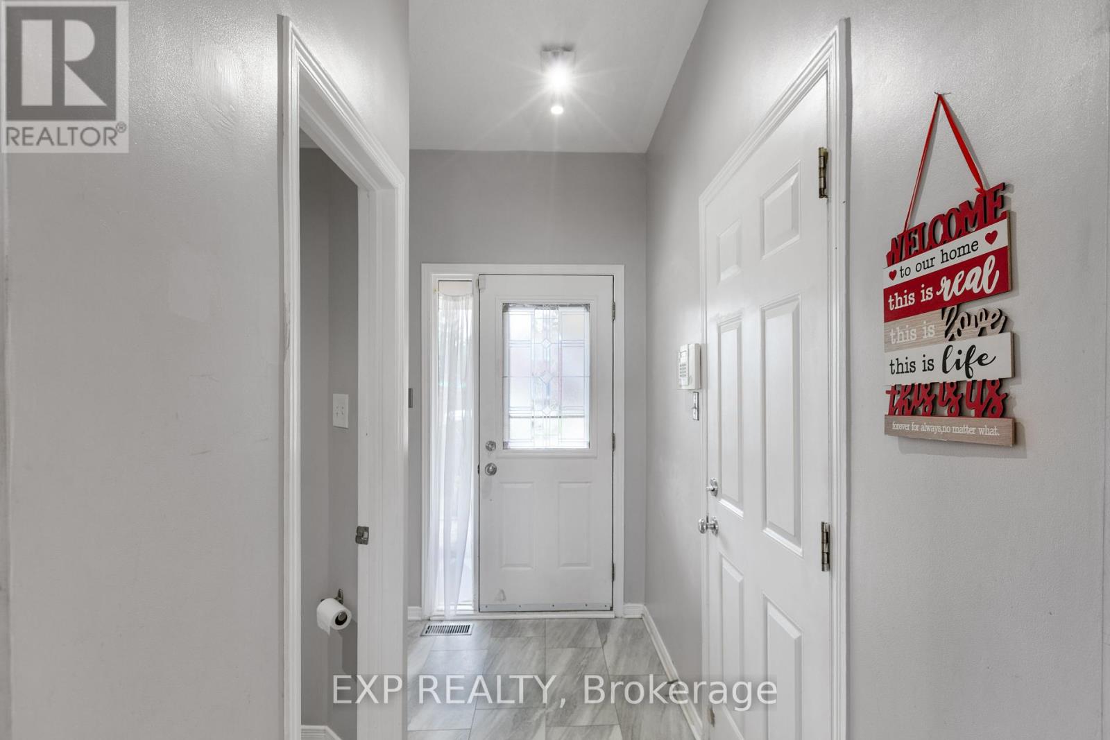 196 Daventry Crescent, Ottawa, Ontario  K2J 4N1 - Photo 3 - X12368466