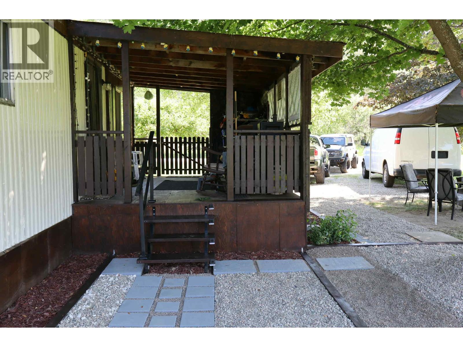 1916 Brilliant Road, Castlegar, British Columbia  V1N 4K2 - Photo 11 - 10335726