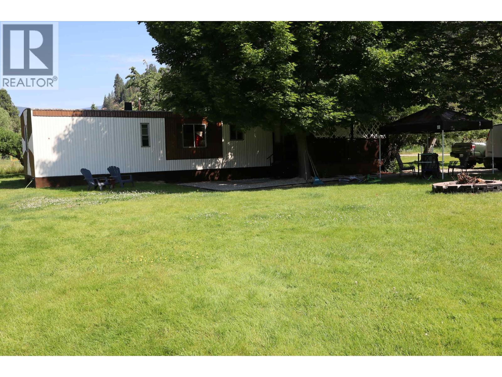 1916 Brilliant Road, Castlegar, British Columbia  V1N 4K2 - Photo 5 - 10335726