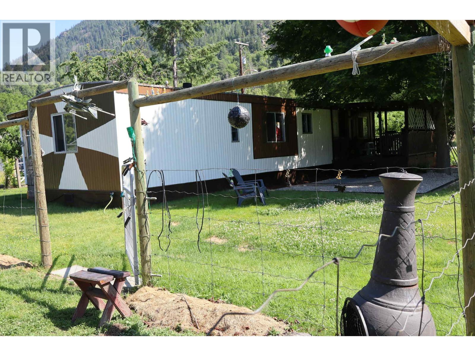 1916 Brilliant Road, Castlegar, British Columbia  V1N 4K2 - Photo 43 - 10335726