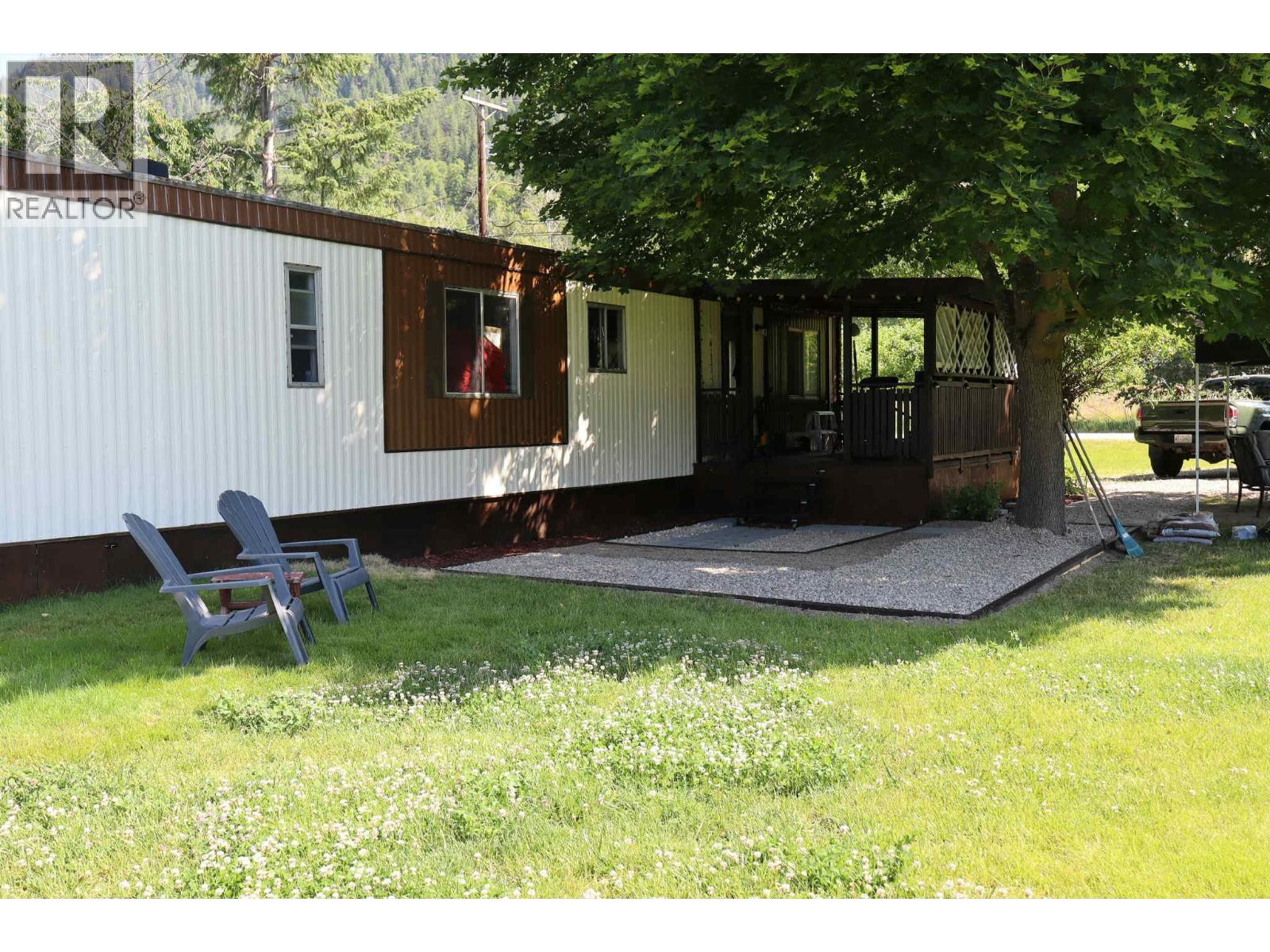 1916 Brilliant Road, Castlegar, British Columbia  V1N 4K2 - Photo 9 - 10335726