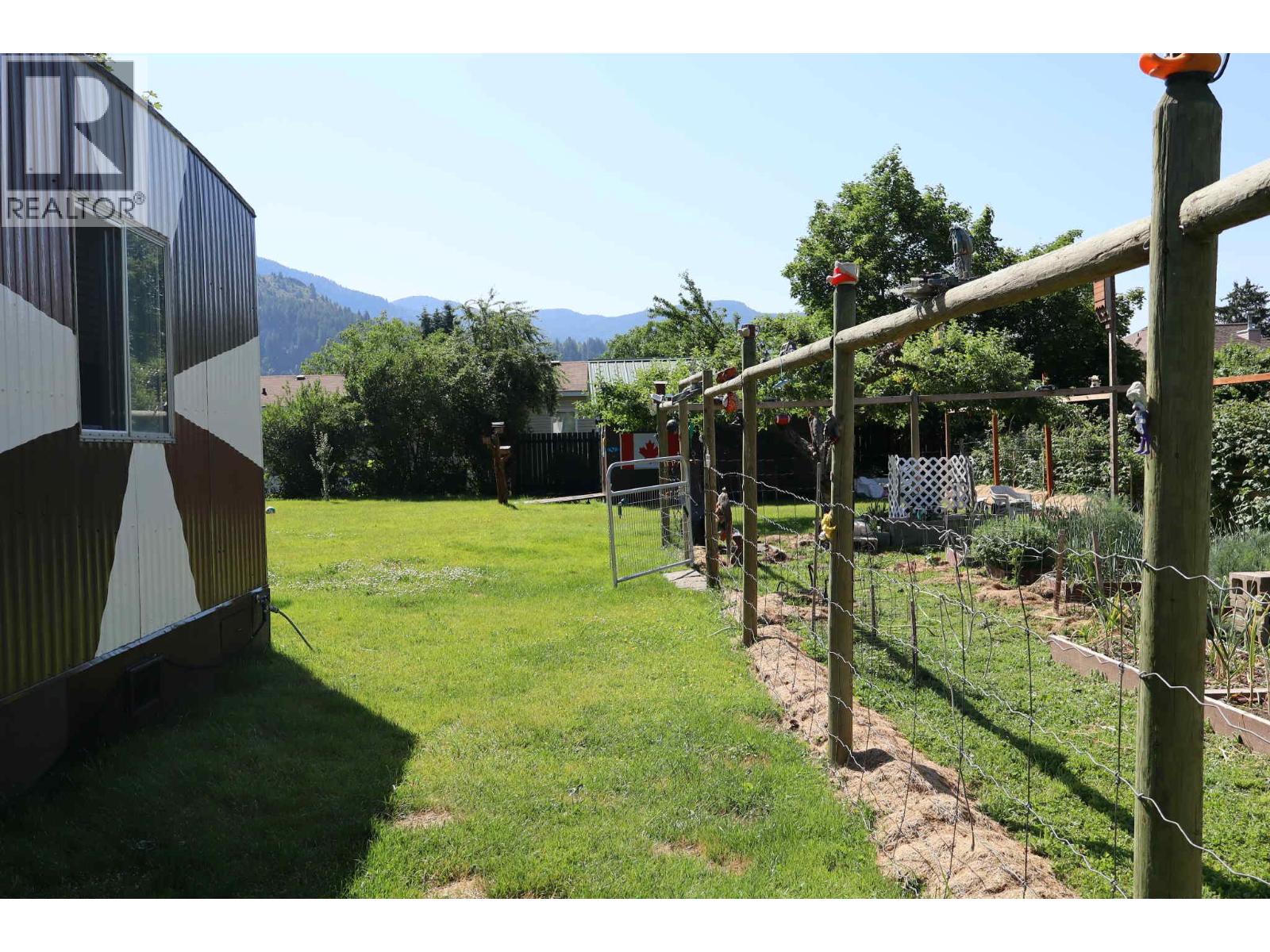 1916 Brilliant Road, Castlegar, British Columbia  V1N 4K2 - Photo 49 - 10335726