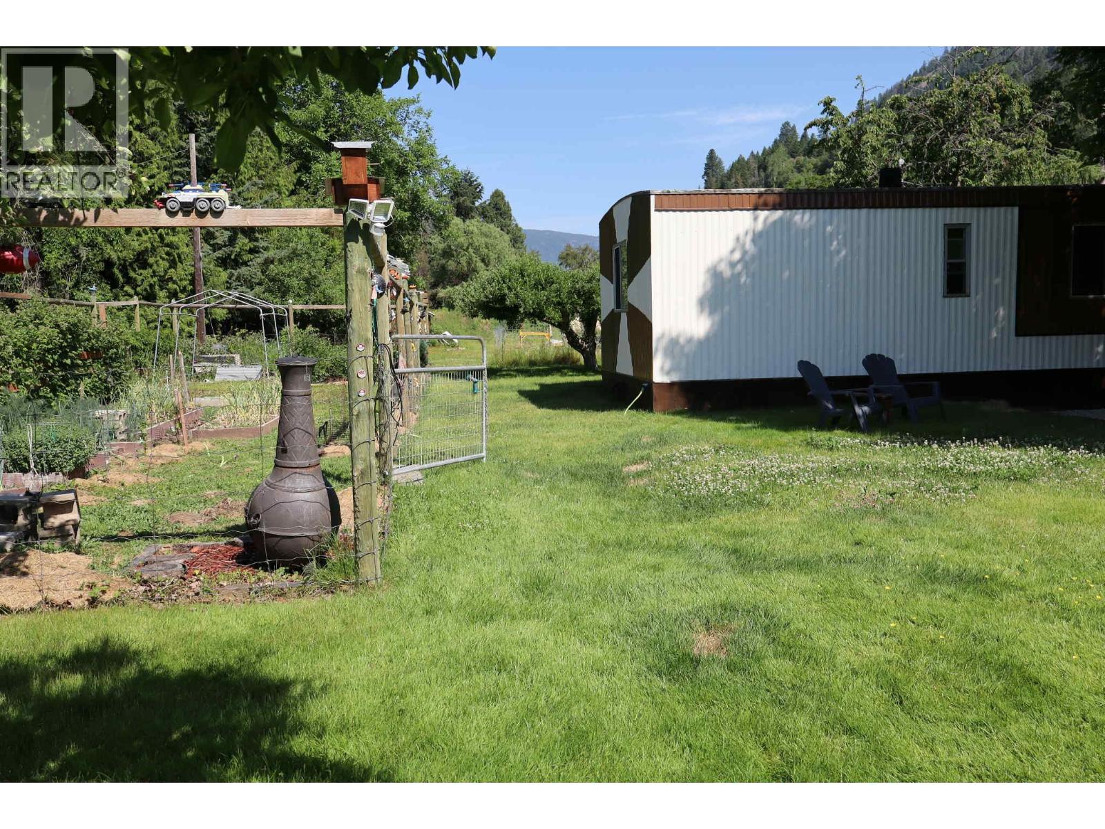 1916 Brilliant Road, Castlegar, British Columbia  V1N 4K2 - Photo 47 - 10335726