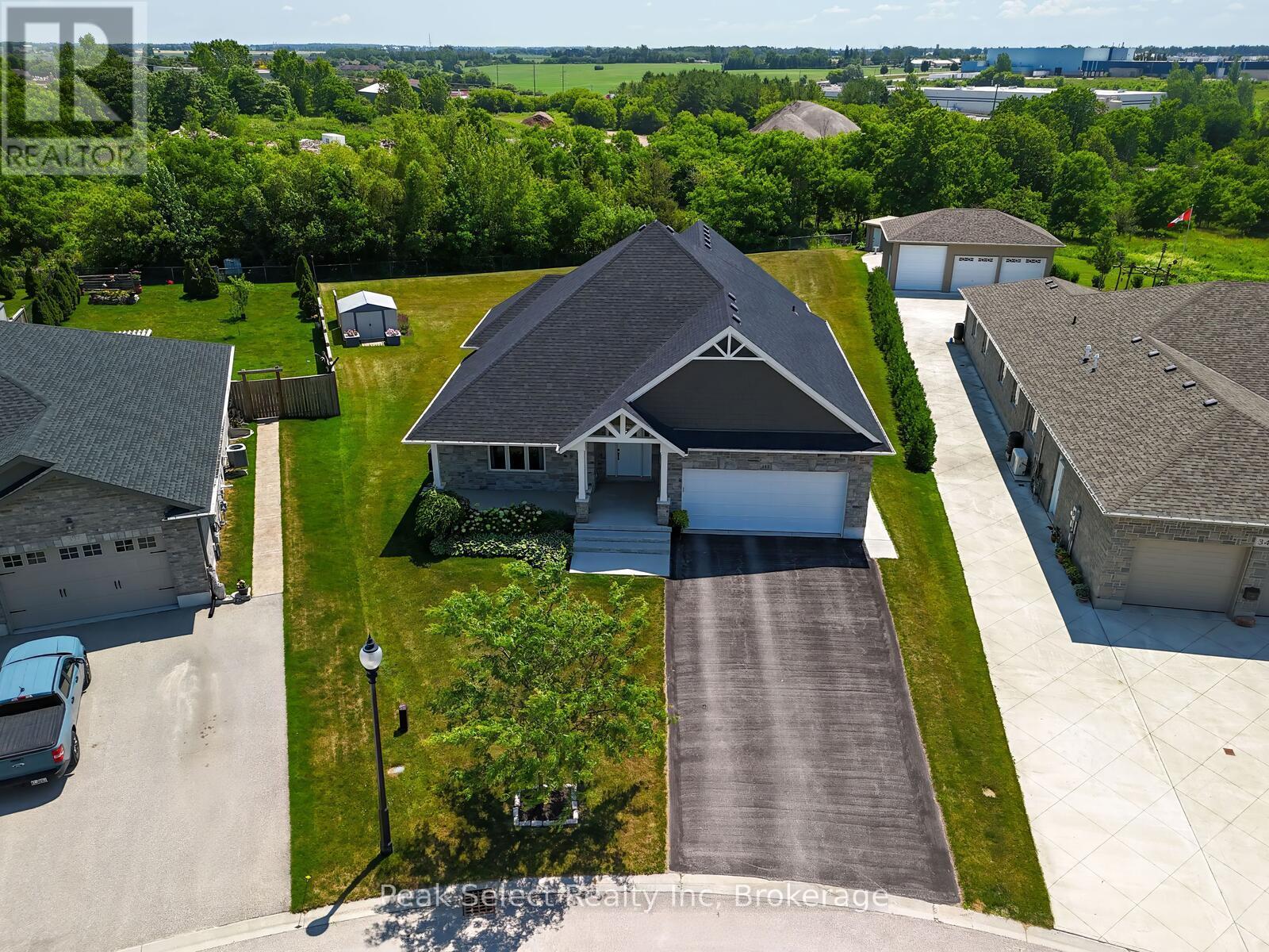 343 Tracy Street, St. Marys, Ontario  N4X 0B4 - Photo 4 - X12263267