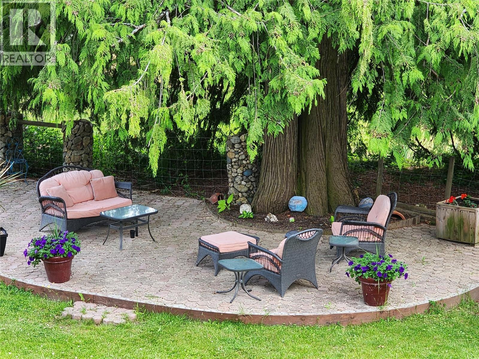 316 3RD  NW Avenue, Nakusp, British Columbia