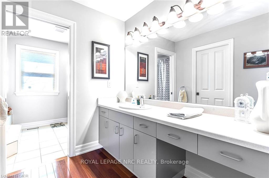 915 Queenston Road S, Niagara-On-The-Lake, Ontario  L0S 1J0 - Photo 38 - X12051267