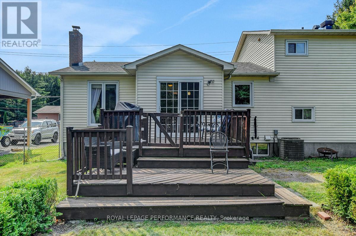 124 Des Pins Street, Russell, Ontario  K4R 1C5 - Photo 37 - X12377432