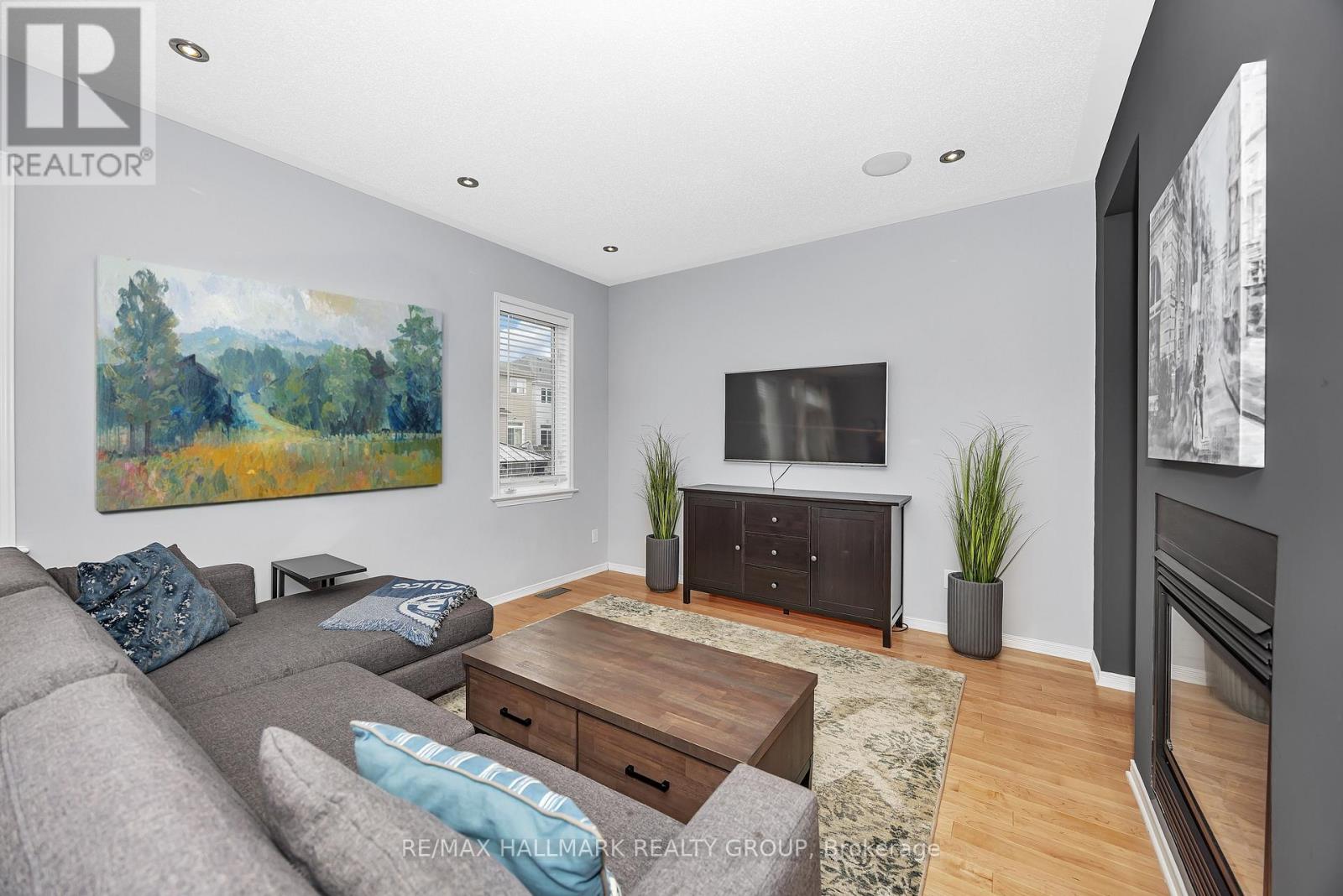 218 Harthill Way, Ottawa, Ontario  K2J 0P2 - Photo 11 - X12377480