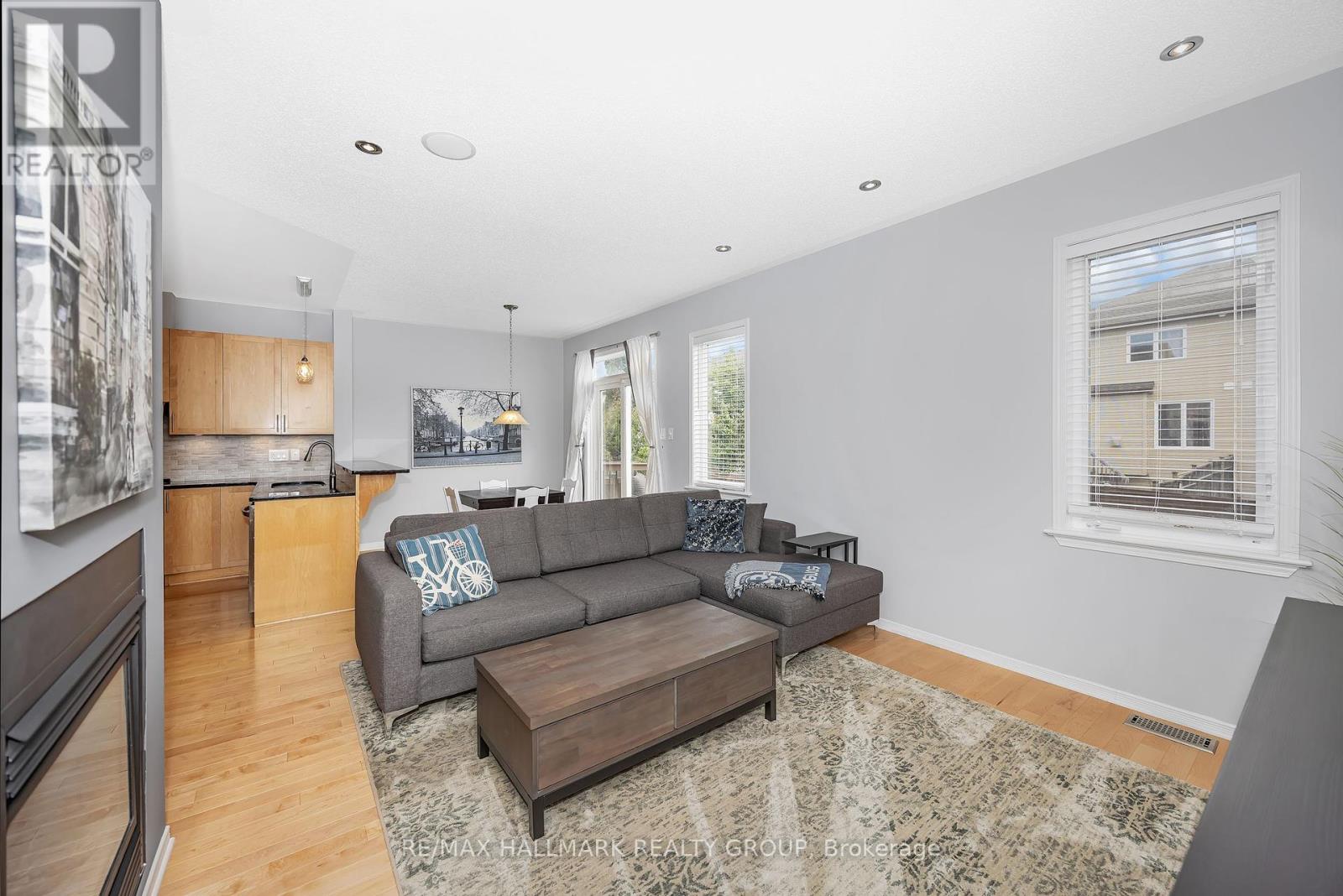 218 Harthill Way, Ottawa, Ontario  K2J 0P2 - Photo 12 - X12377480
