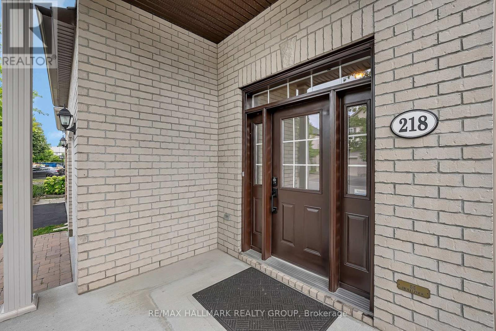 218 Harthill Way, Ottawa, Ontario  K2J 0P2 - Photo 4 - X12377480
