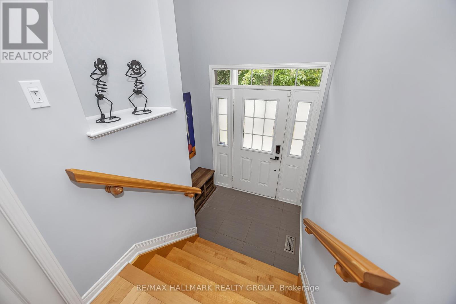 218 Harthill Way, Ottawa, Ontario  K2J 0P2 - Photo 5 - X12377480