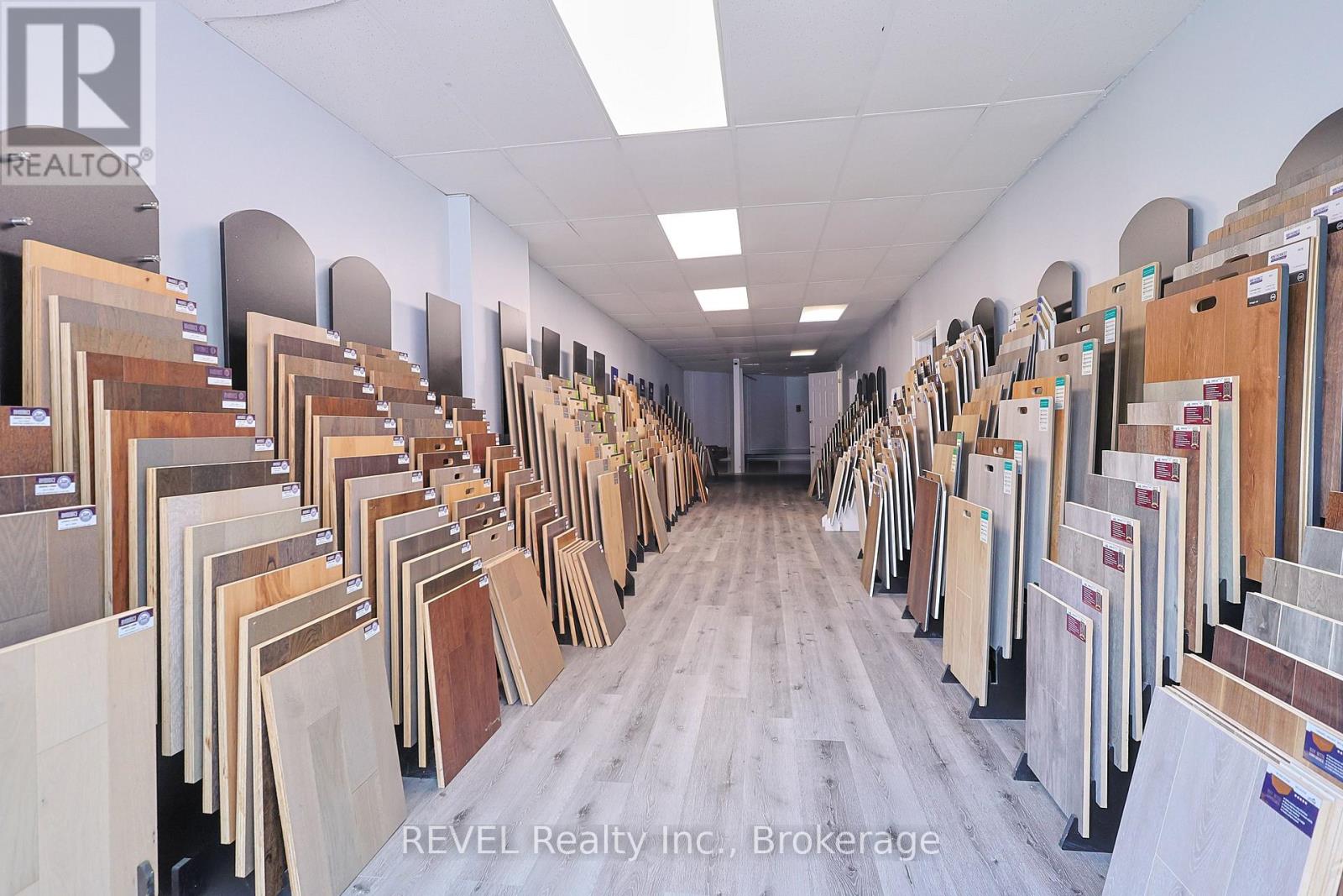 12 East Main Street, Welland, Ontario  L3B 3W3 - Photo 5 - X12377447