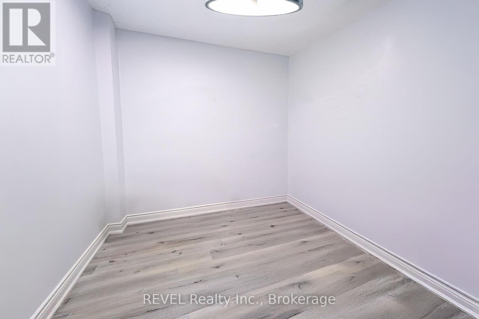 12 East Main Street, Welland, Ontario  L3B 3W3 - Photo 8 - X12377447