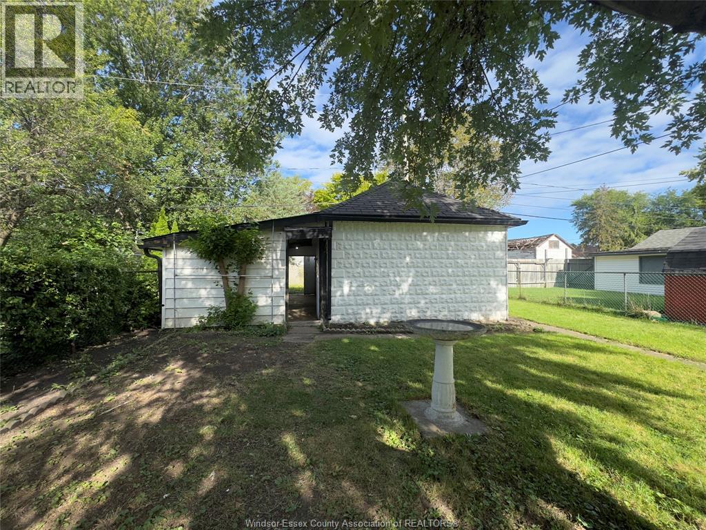 3536 Bloomfield Road, Windsor, Ontario  N9C 1R7 - Photo 8 - 25022190