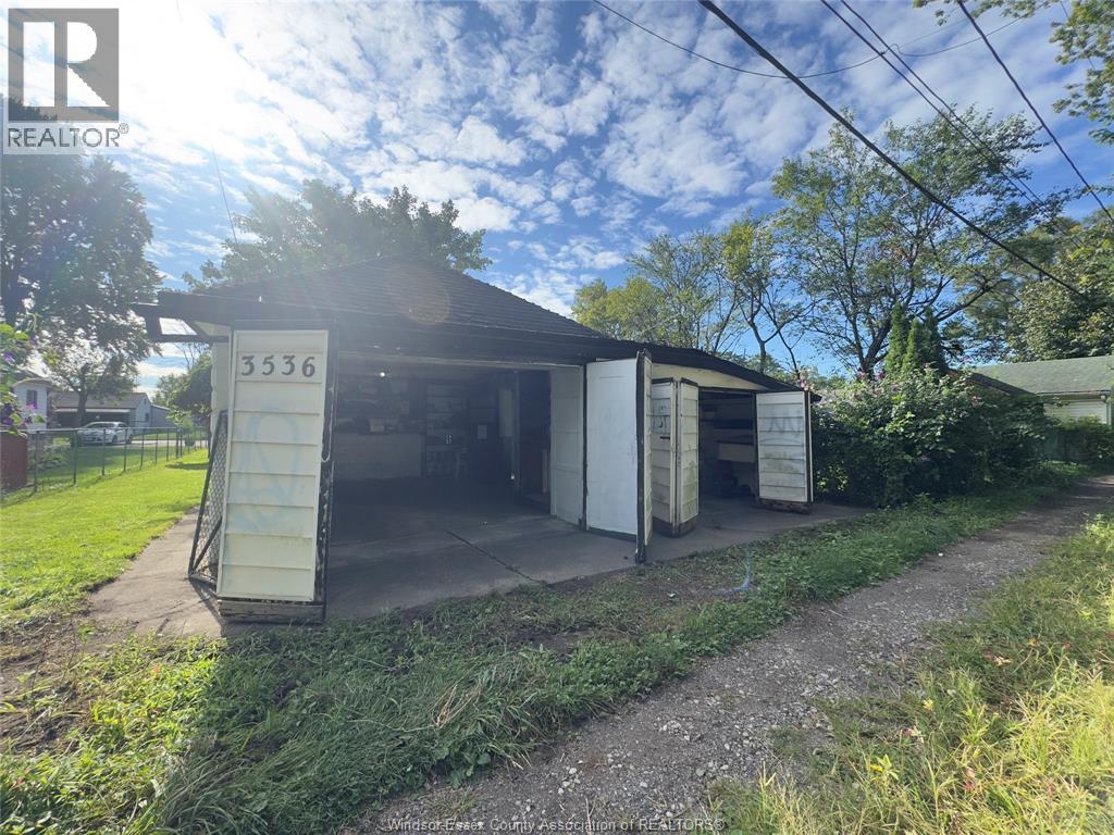 3536 Bloomfield Road, Windsor, Ontario  N9C 1R7 - Photo 10 - 25022190