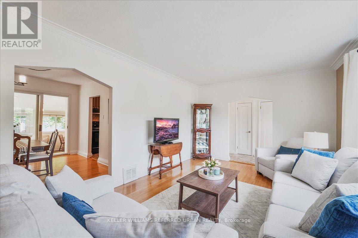 274 Poyntz Avenue, Toronto, Ontario  M2N 1J9 - Photo 6 - C12377261