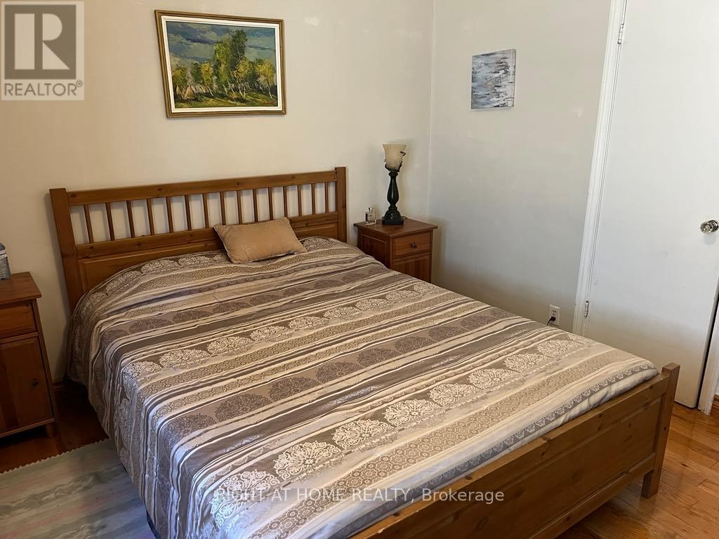 Main Fl - 15 Lynnhaven Road, Toronto, Ontario  M6A 2K7 - Photo 14 - C12377300