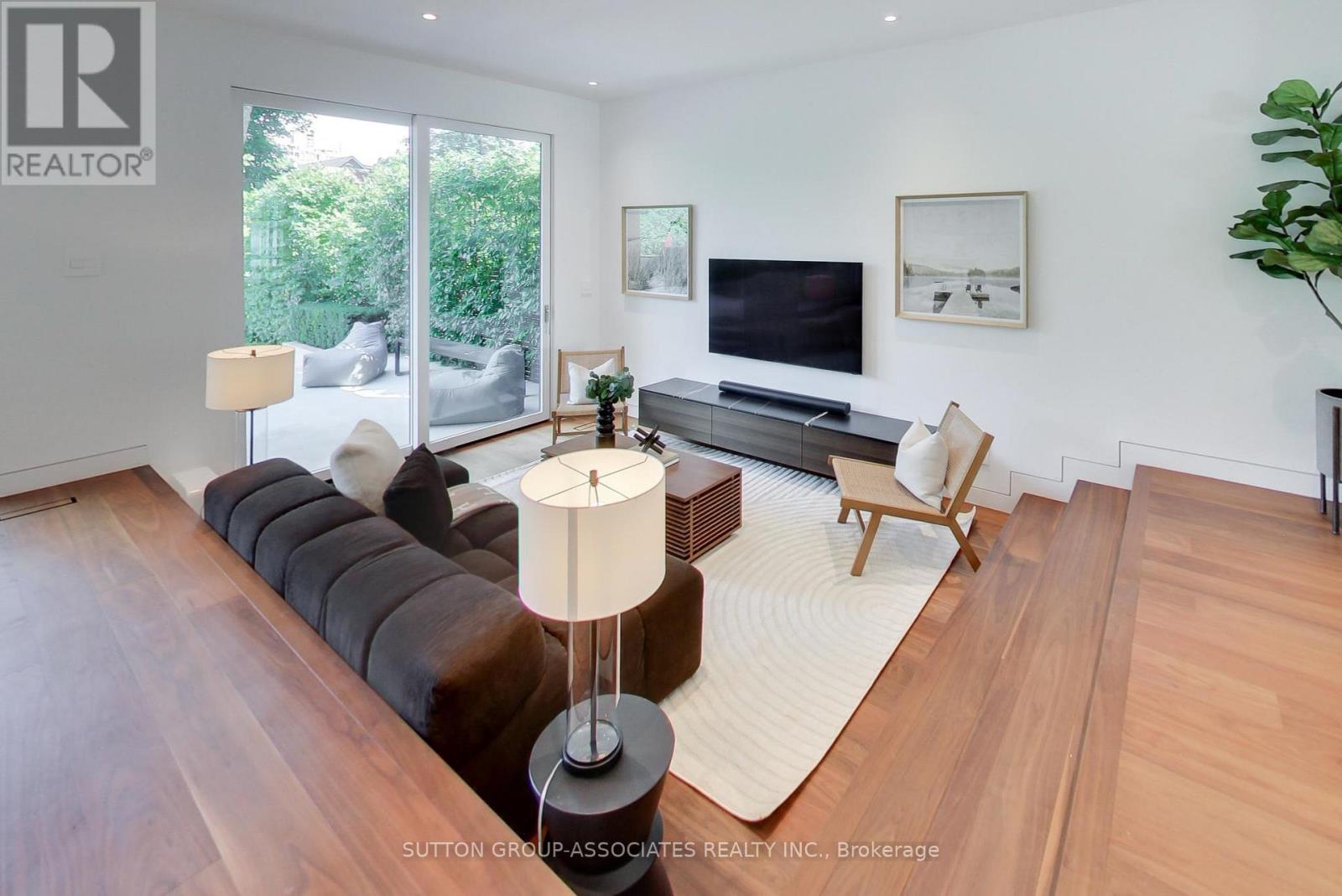 83 Pinewood Avenue, Toronto (Humewood-Cedarvale), Ontario  M6C 2V2 - Photo 15 - C12377324