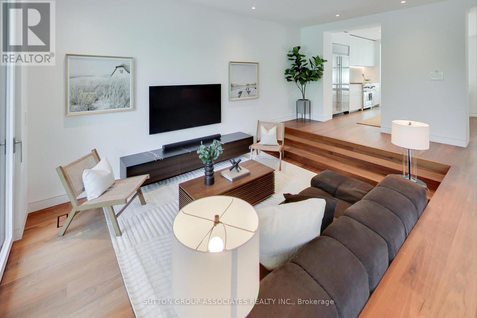 83 Pinewood Avenue, Toronto (Humewood-Cedarvale), Ontario  M6C 2V2 - Photo 17 - C12377324