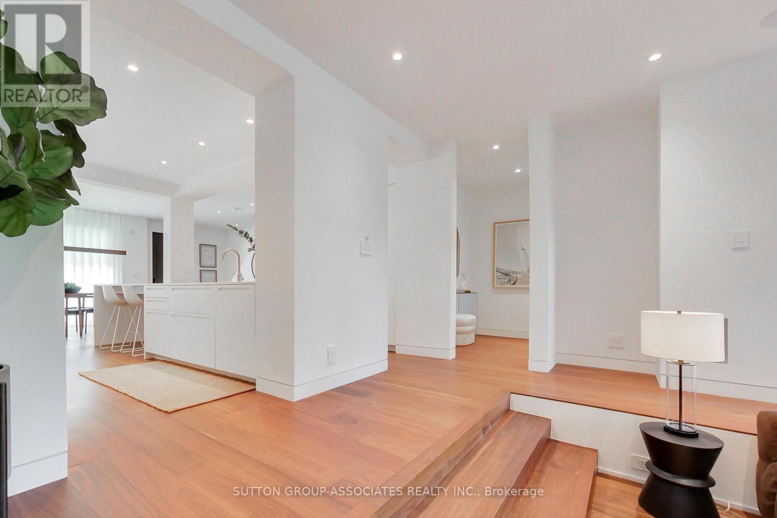 83 Pinewood Avenue, Toronto (Humewood-Cedarvale), Ontario  M6C 2V2 - Photo 24 - C12377324