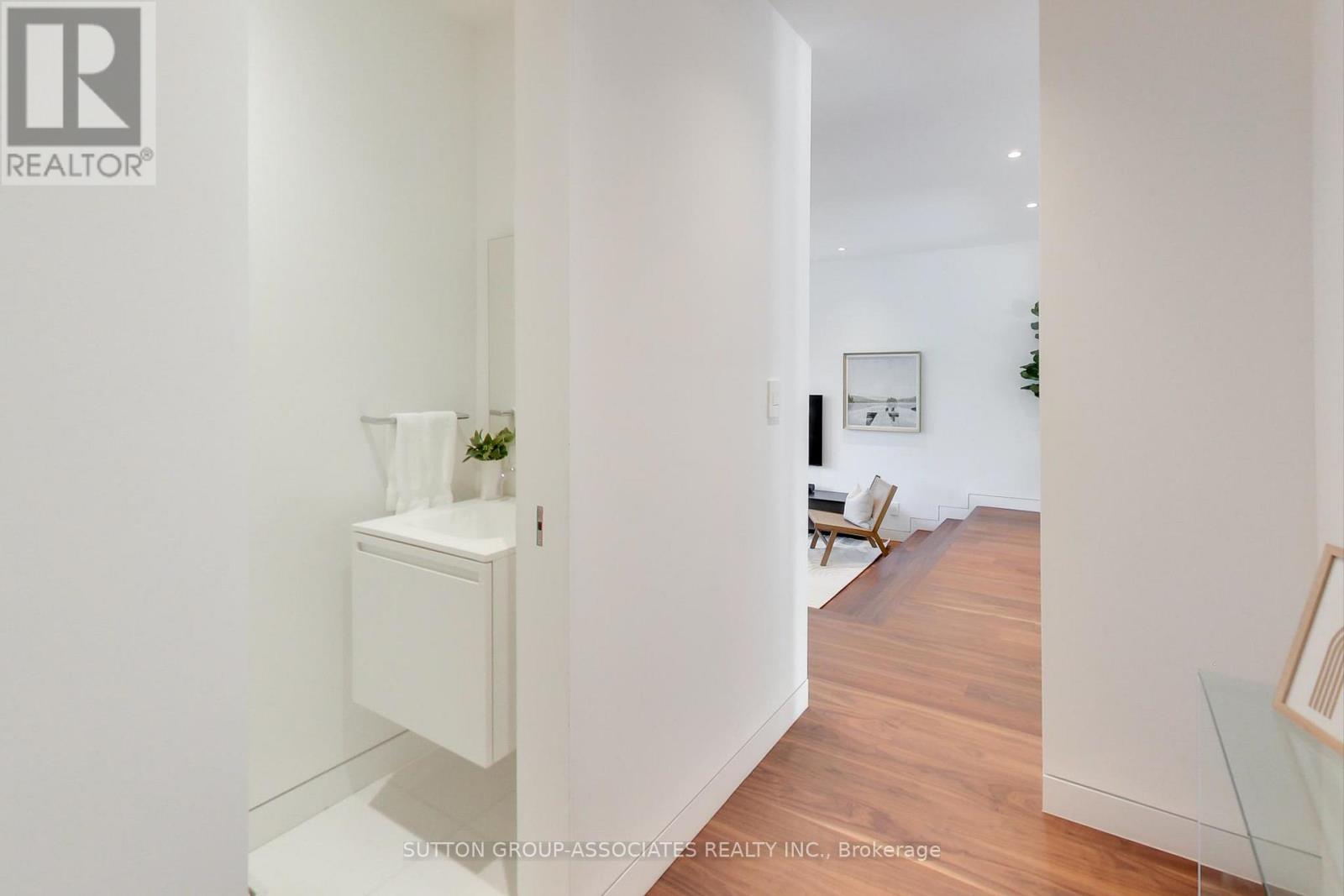 83 Pinewood Avenue, Toronto (Humewood-Cedarvale), Ontario  M6C 2V2 - Photo 26 - C12377324