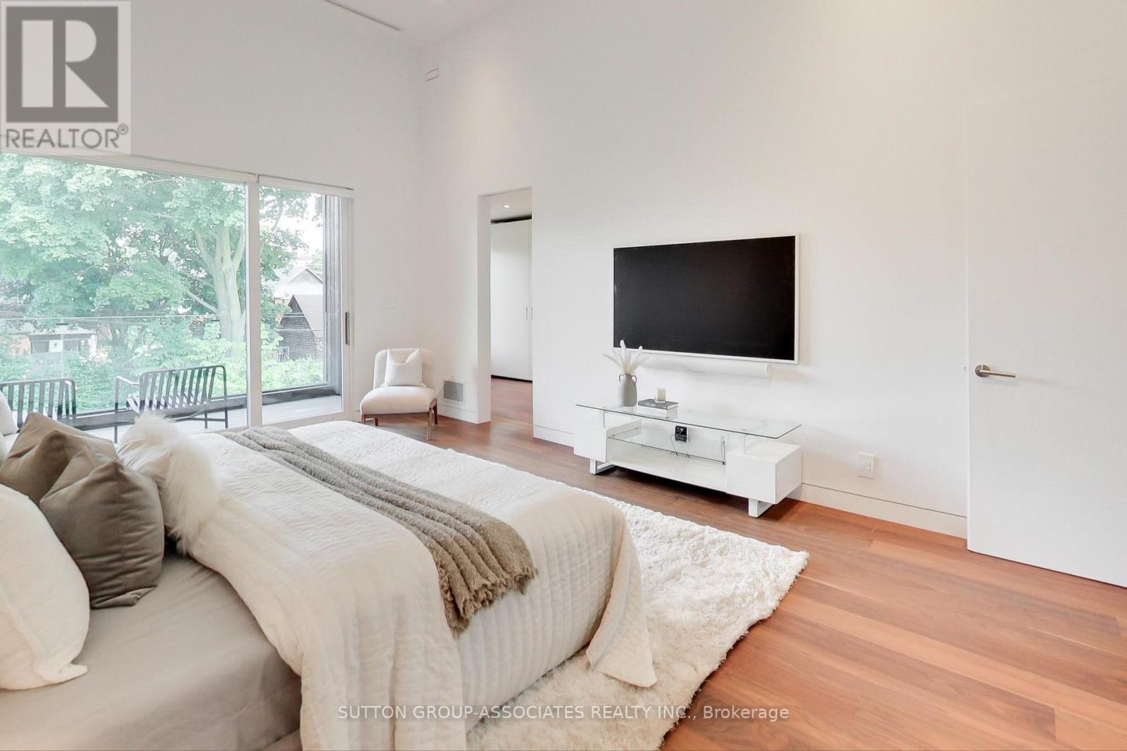 83 Pinewood Avenue, Toronto (Humewood-Cedarvale), Ontario  M6C 2V2 - Photo 37 - C12377324