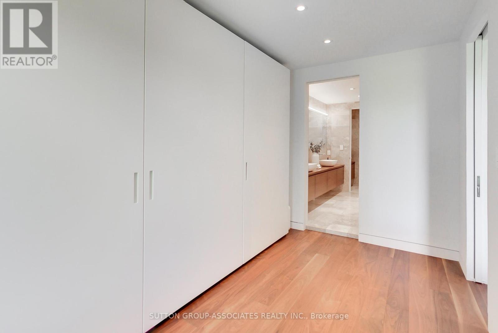 83 Pinewood Avenue, Toronto (Humewood-Cedarvale), Ontario  M6C 2V2 - Photo 39 - C12377324