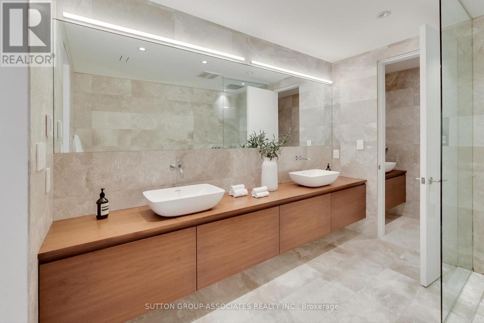 83 Pinewood Avenue, Toronto (Humewood-Cedarvale), Ontario  M6C 2V2 - Photo 41 - C12377324