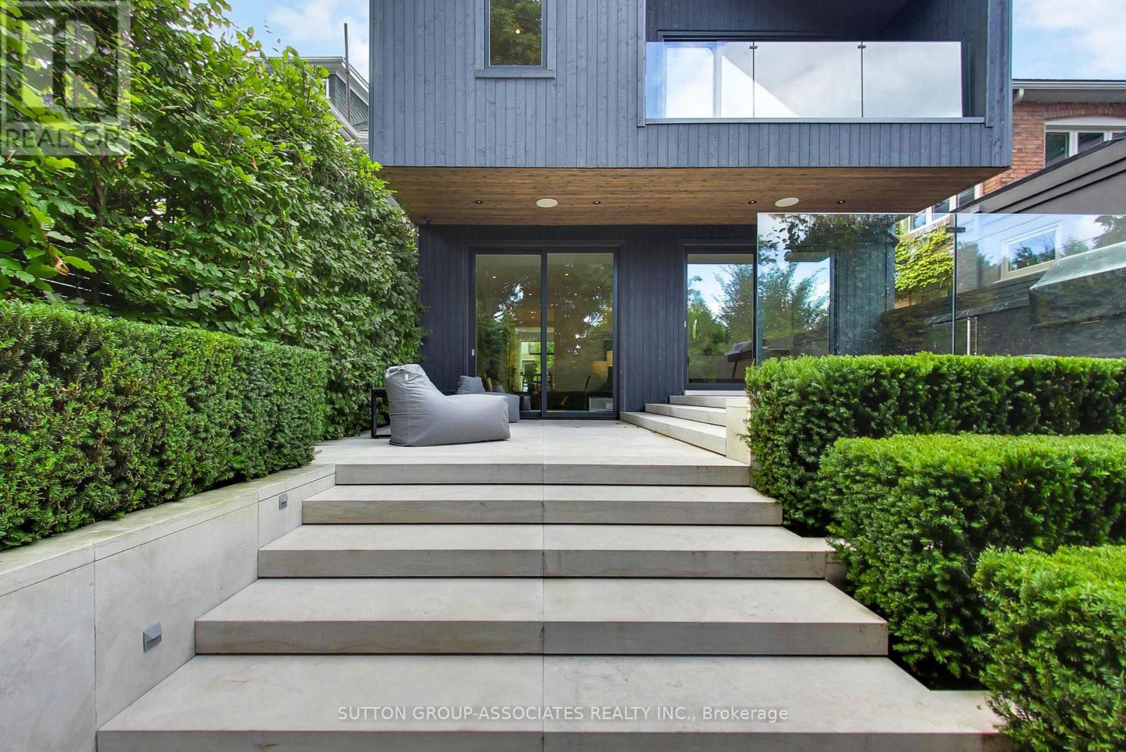 83 Pinewood Avenue, Toronto (Humewood-Cedarvale), Ontario  M6C 2V2 - Photo 44 - C12377324