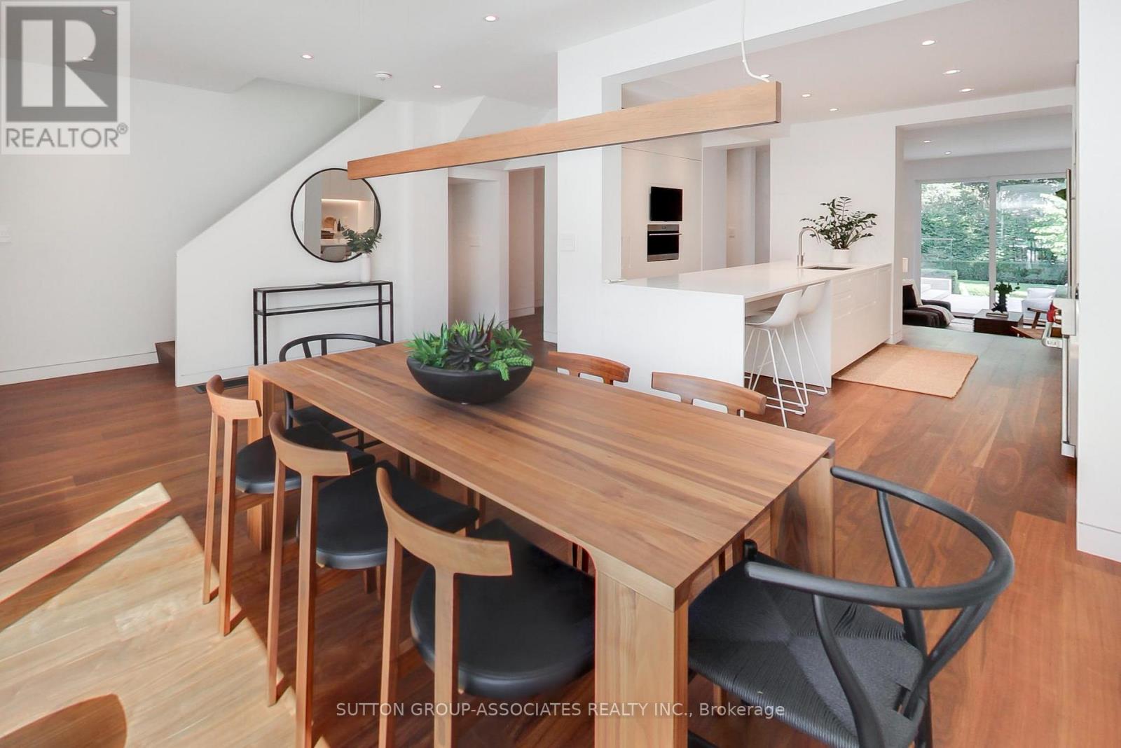 83 Pinewood Avenue, Toronto (Humewood-Cedarvale), Ontario  M6C 2V2 - Photo 7 - C12377324