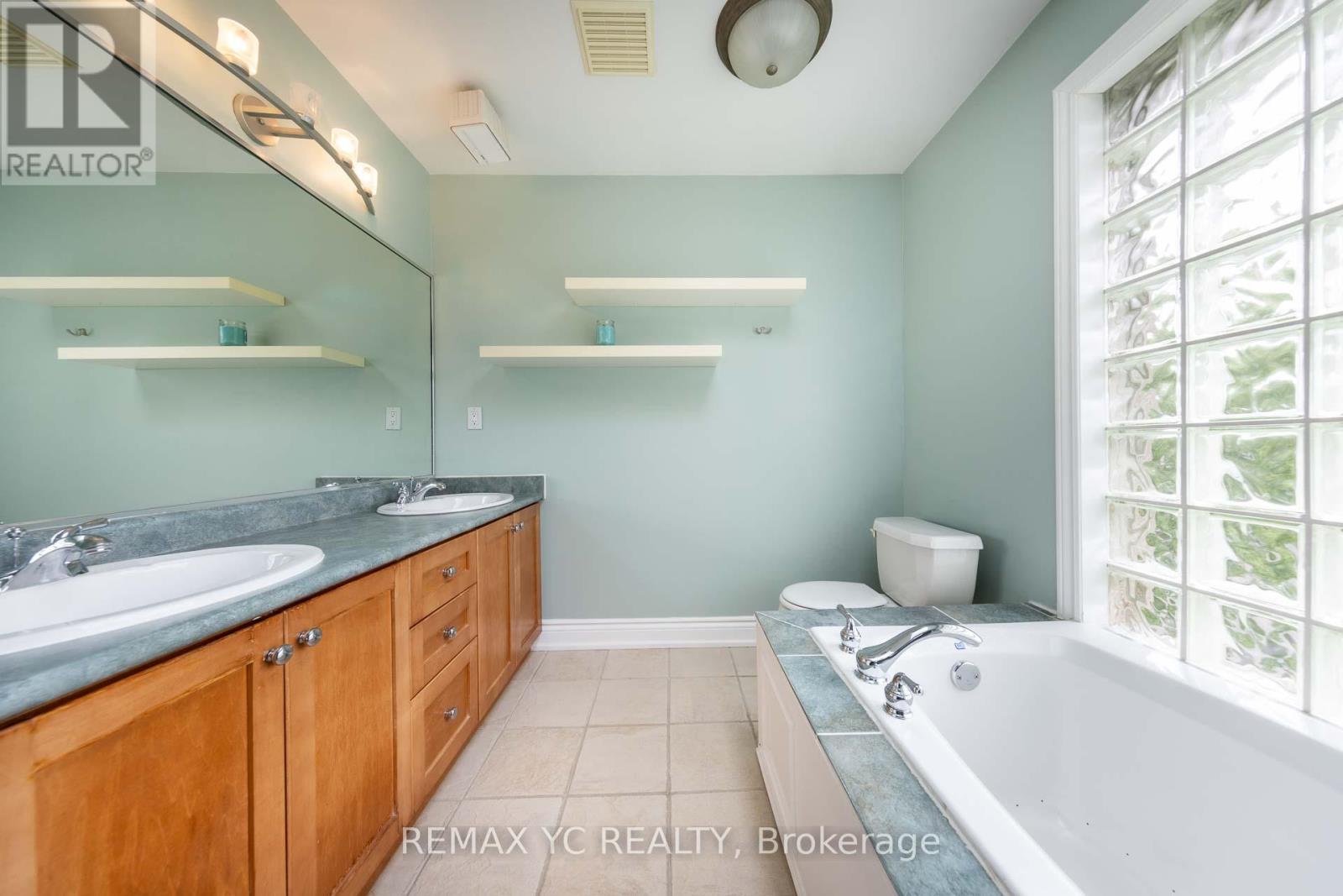 18 Mullet Road, Toronto, Ontario  M2M 2A6 - Photo 34 - C12377326