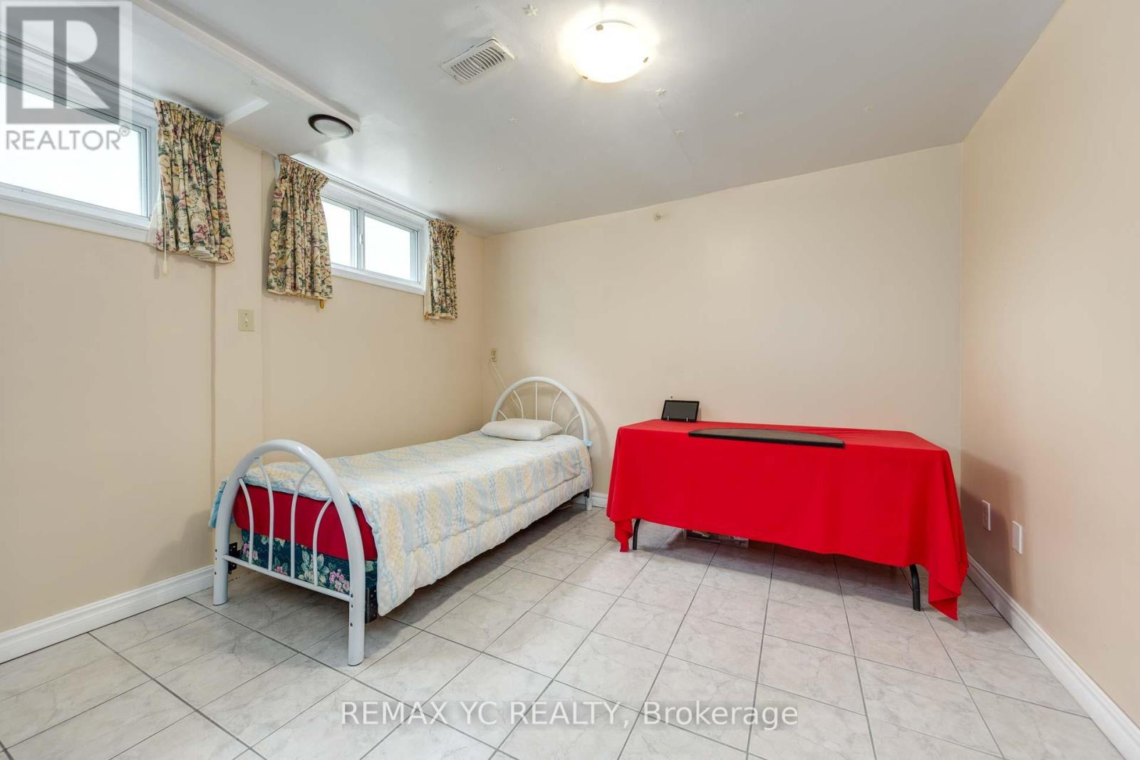 18 Mullet Road, Toronto, Ontario  M2M 2A6 - Photo 43 - C12377326