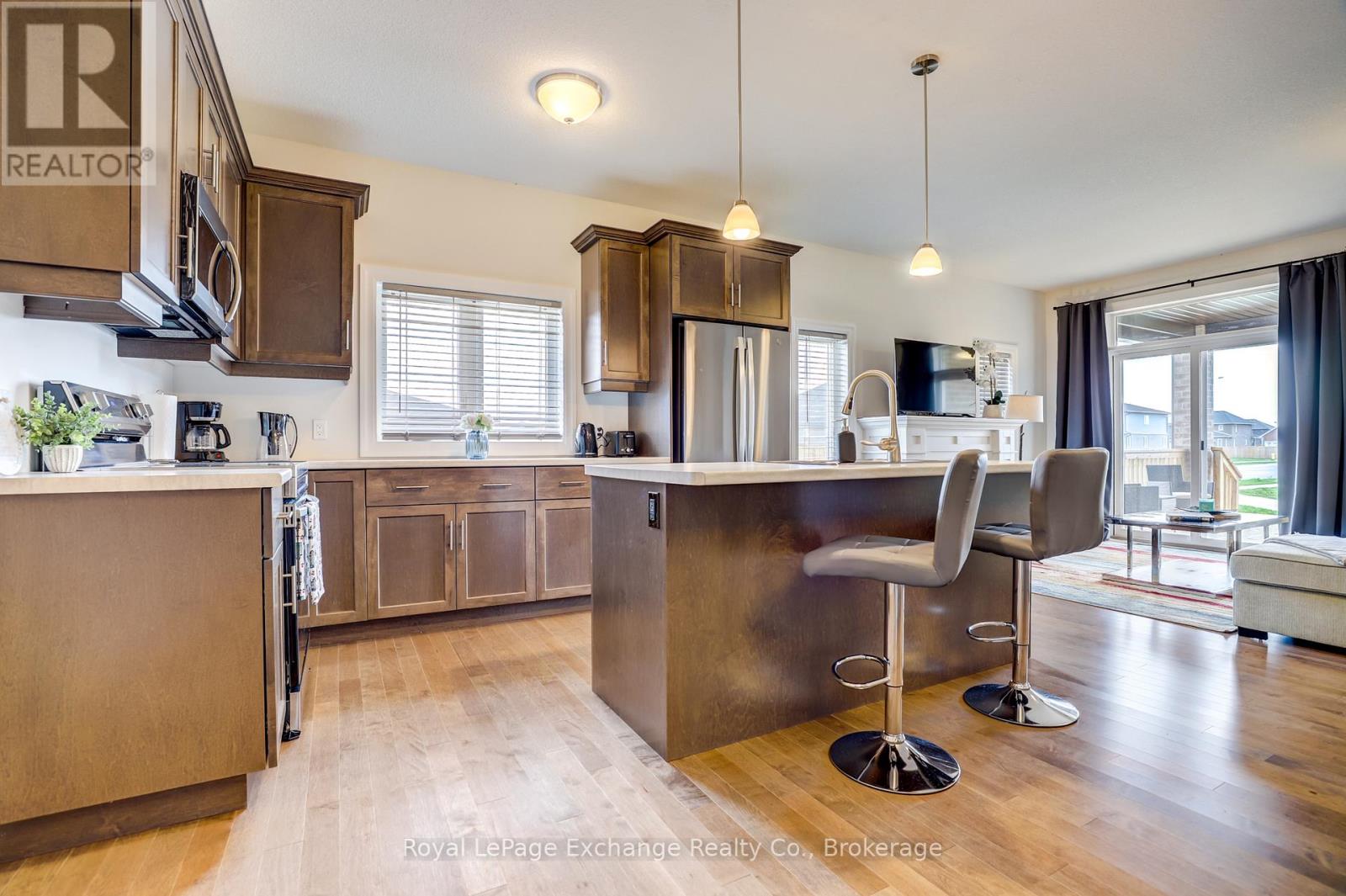 412 Mary Rose Avenue, Saugeen Shores, Ontario  N0H 2C3 - Photo 6 - X12377381