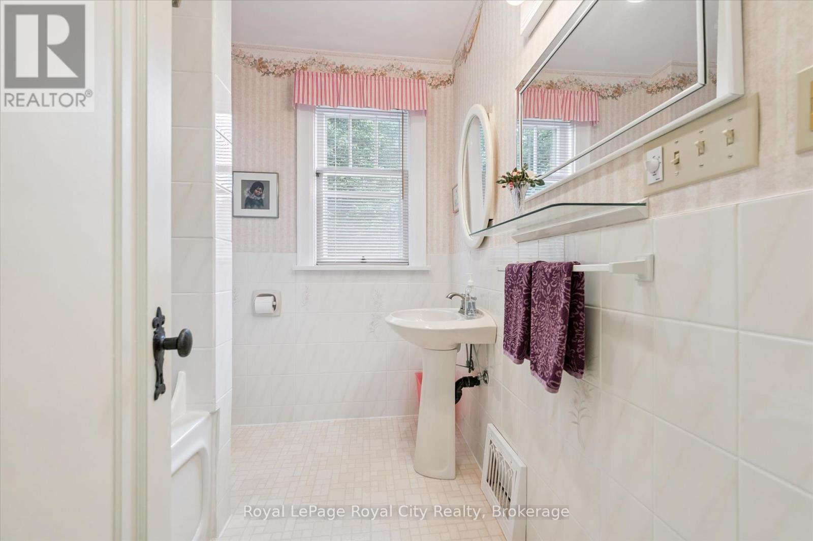 360 Provost Lane, Centre Wellington (Fergus), Ontario  N1M 2N1 - Photo 31 - X12377391