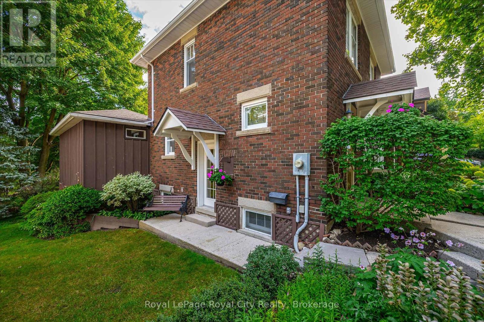 360 Provost Lane, Centre Wellington (Fergus), Ontario  N1M 2N1 - Photo 4 - X12377391