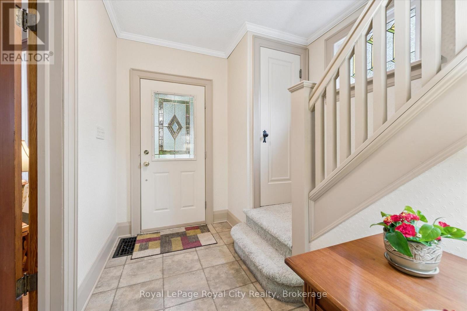 360 Provost Lane, Centre Wellington (Fergus), Ontario  N1M 2N1 - Photo 6 - X12377391