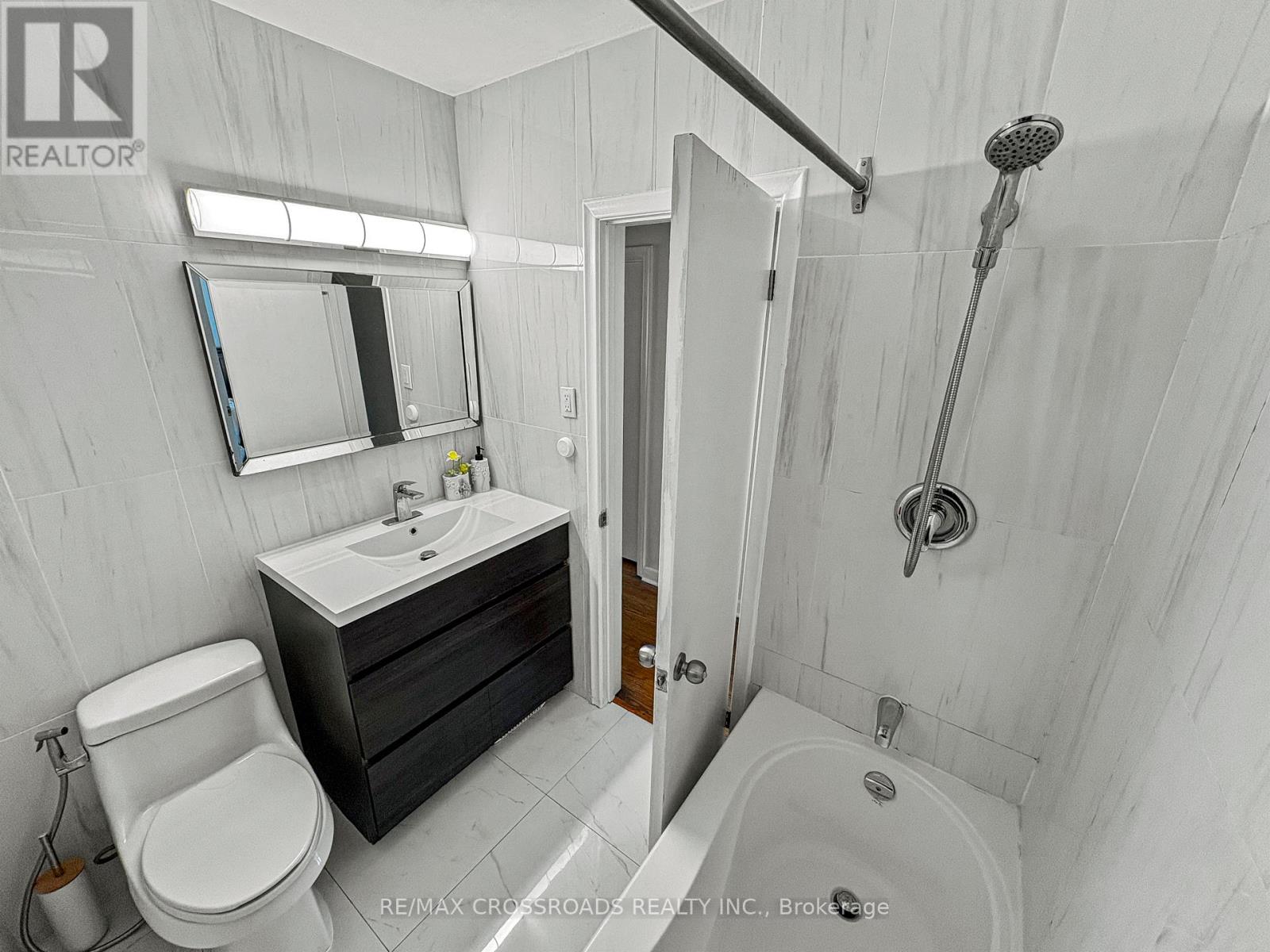 46 Ronway Crescent, Toronto, Ontario  M1J 2S2 - Photo 18 - E12372919