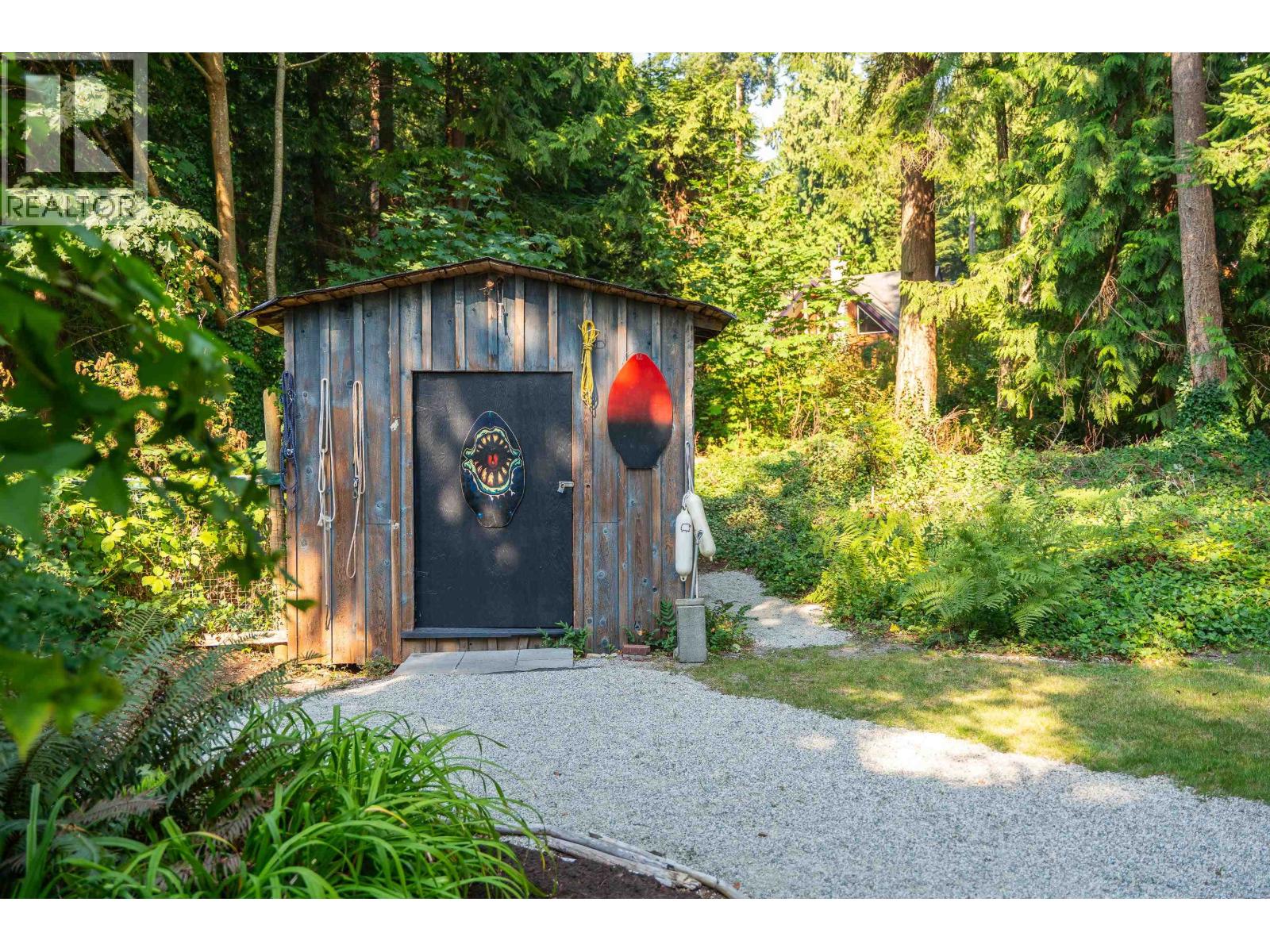 1590 Ocean Beach Esplanade, Gibsons, British Columbia  V0N 1V5 - Photo 37 - R3042425
