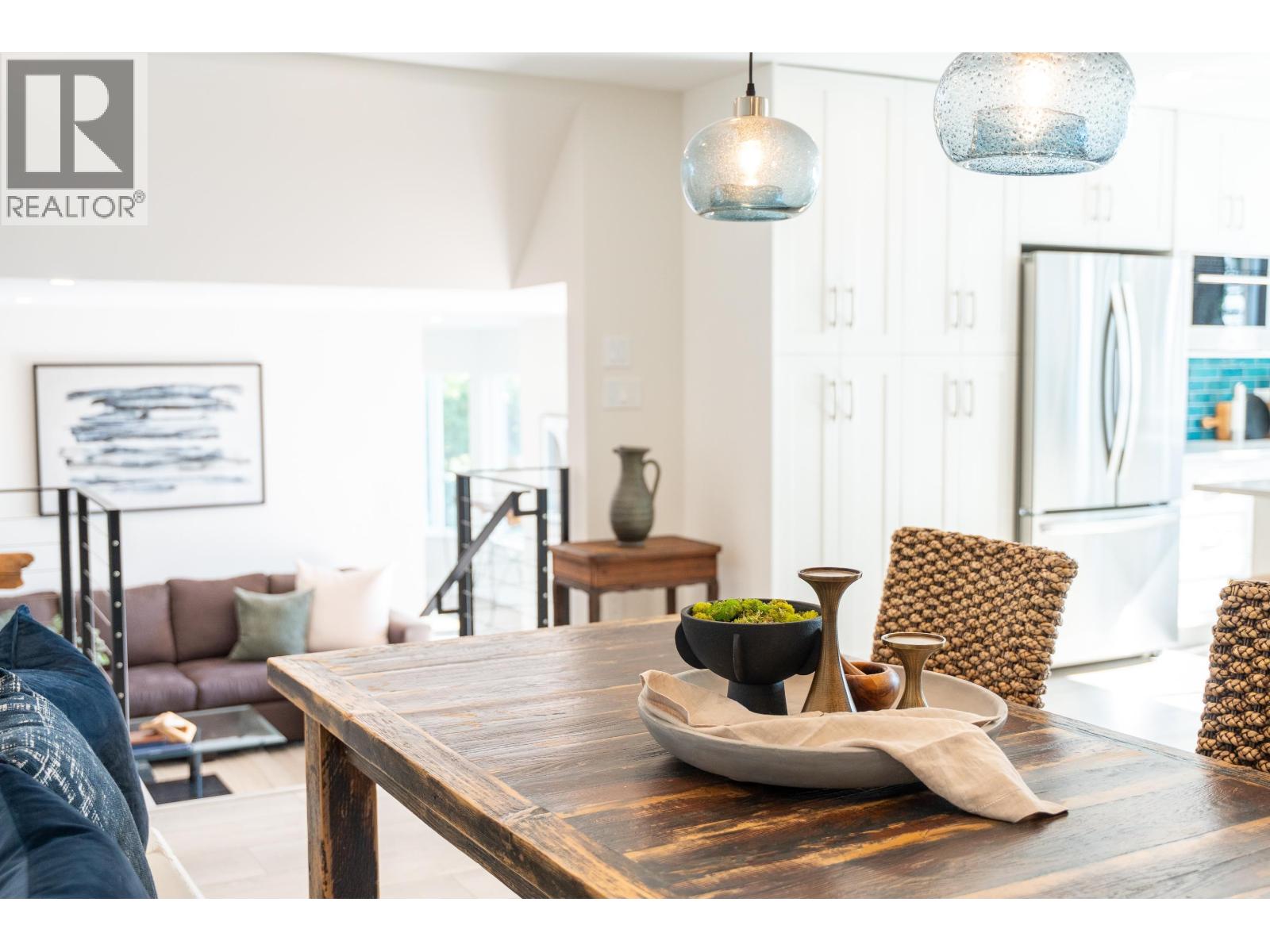 1590 Ocean Beach Esplanade, Gibsons, British Columbia  V0N 1V5 - Photo 8 - R3042425