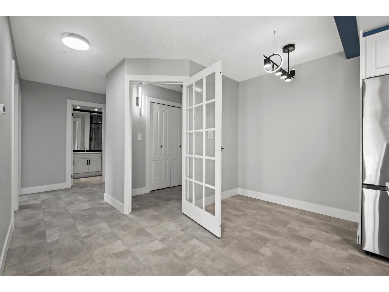 110 14881 Marine Drive, White Rock, British Columbia  V4B 1C2 - Photo 15 - R3042292