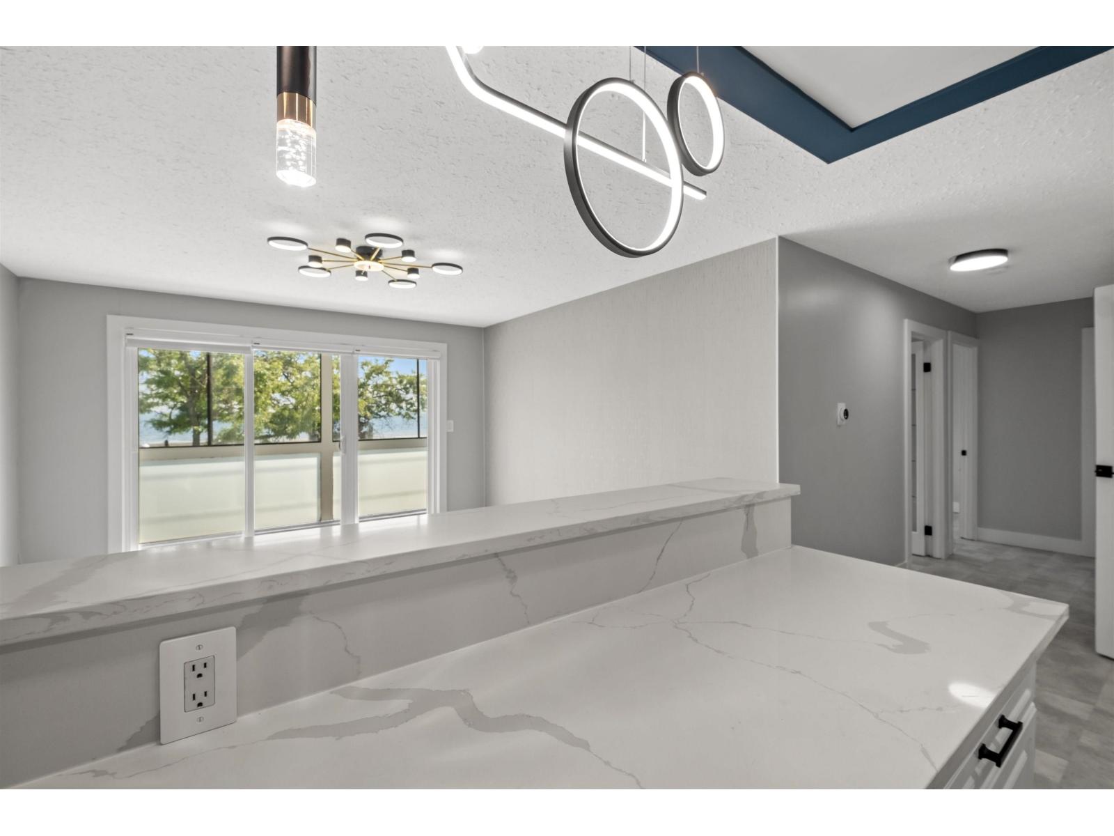 110 14881 Marine Drive, White Rock, British Columbia  V4B 1C2 - Photo 12 - R3042292