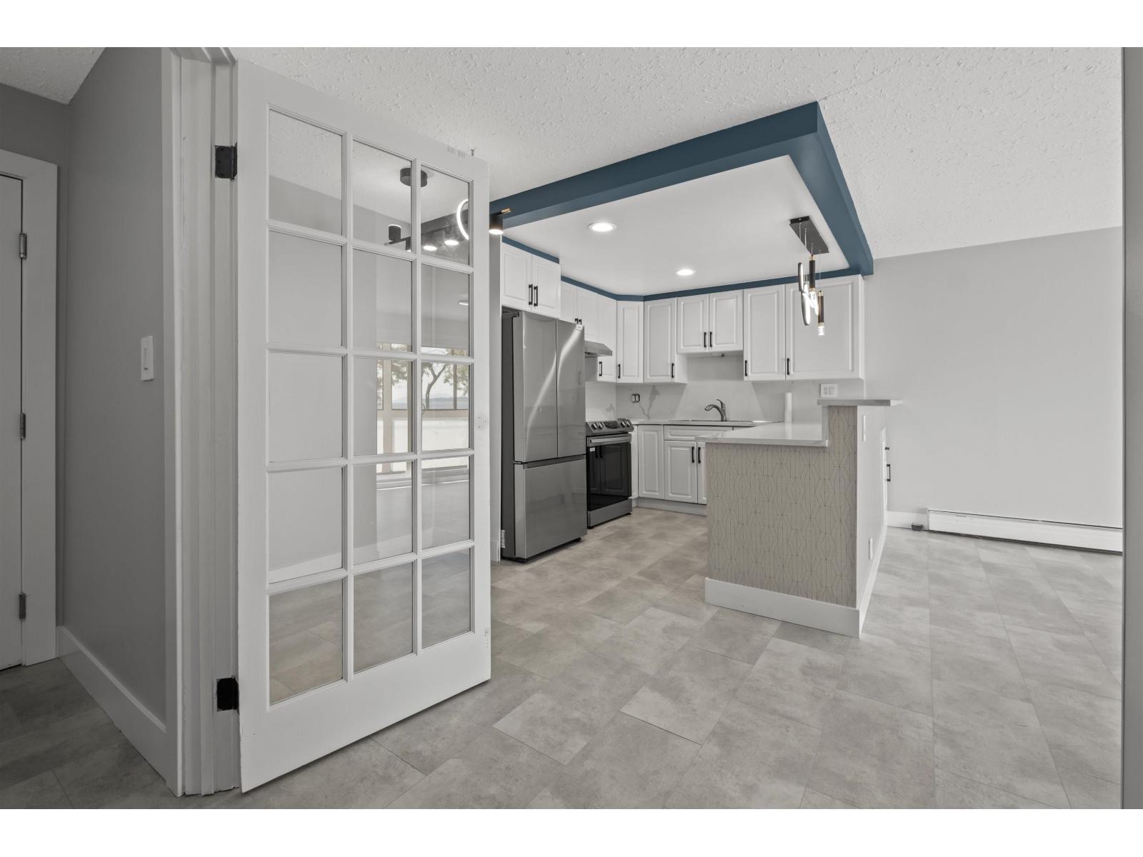 110 14881 Marine Drive, White Rock, British Columbia  V4B 1C2 - Photo 13 - R3042292