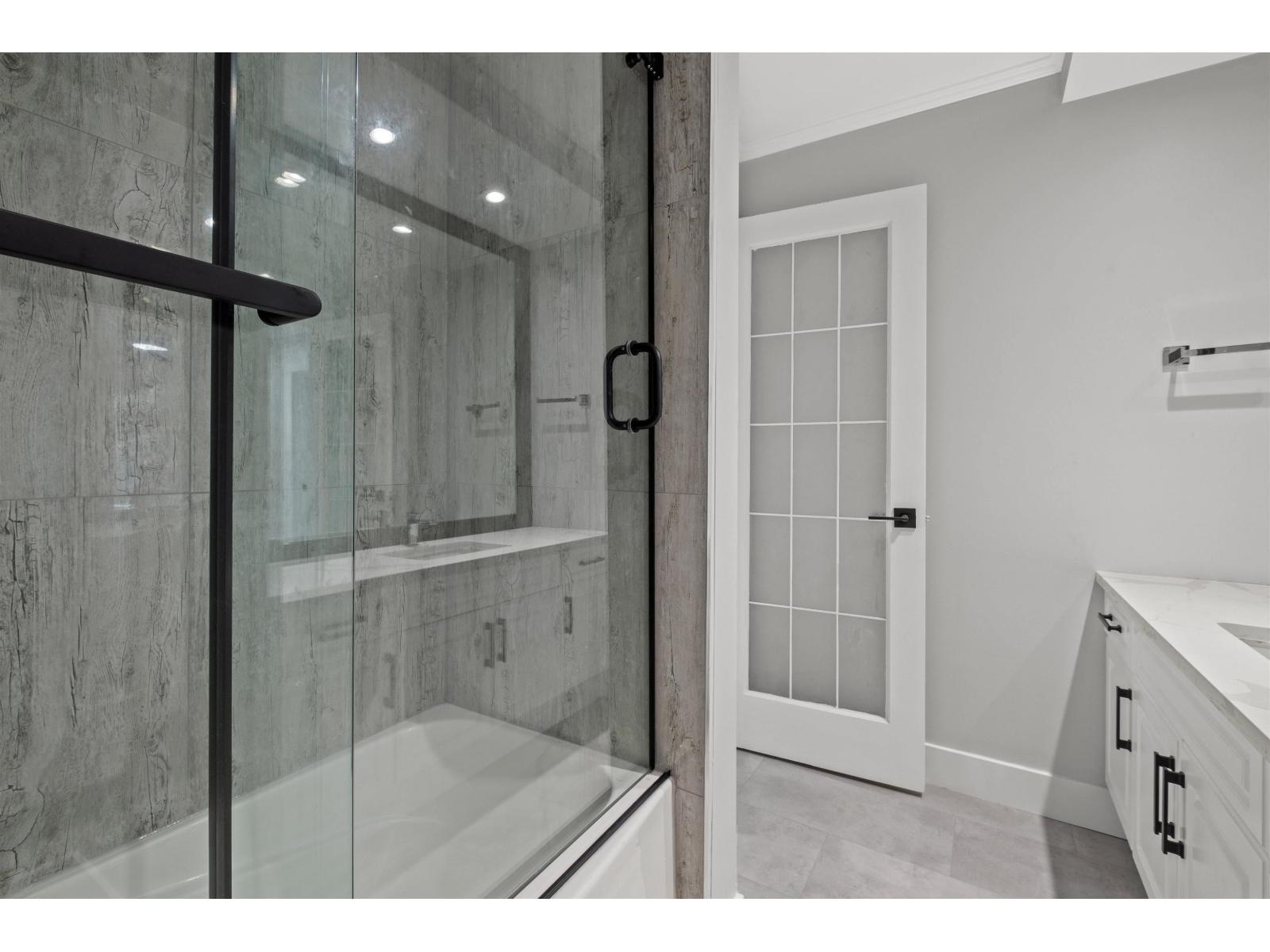 110 14881 Marine Drive, White Rock, British Columbia  V4B 1C2 - Photo 25 - R3042292